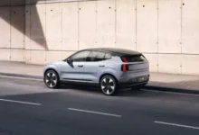 ولوو EX30 برقی در حال شارژ