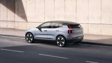 ولوو EX30 برقی در حال شارژ