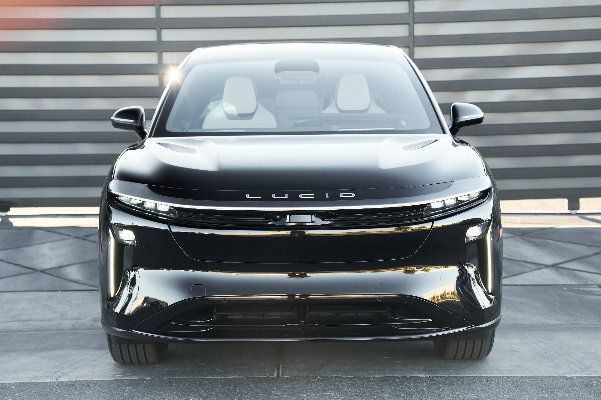 کاهش نیروی کار لوسید