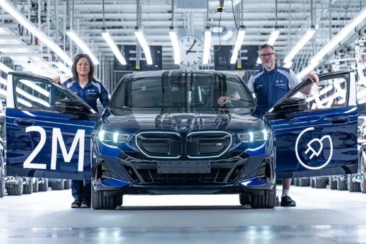 انقلاب برقی BMW با تولید 2 میلیون خودرو الکتریکی