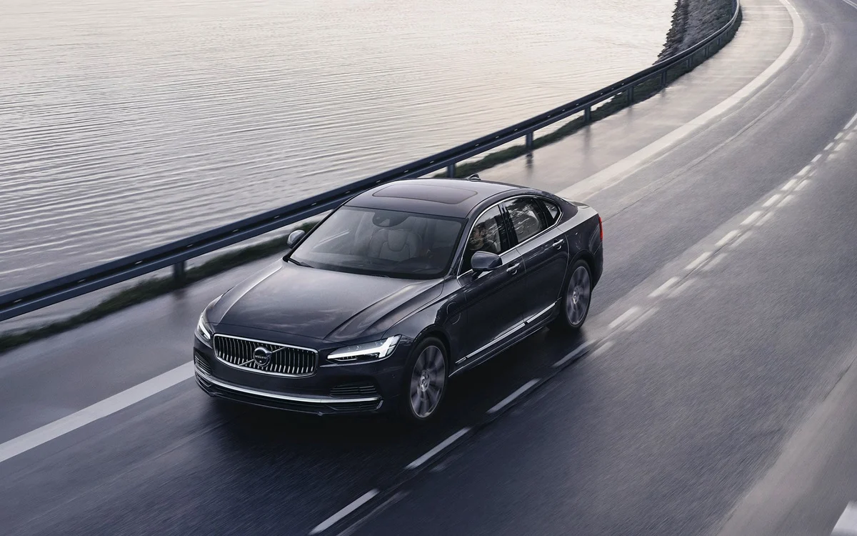 ولوو S90