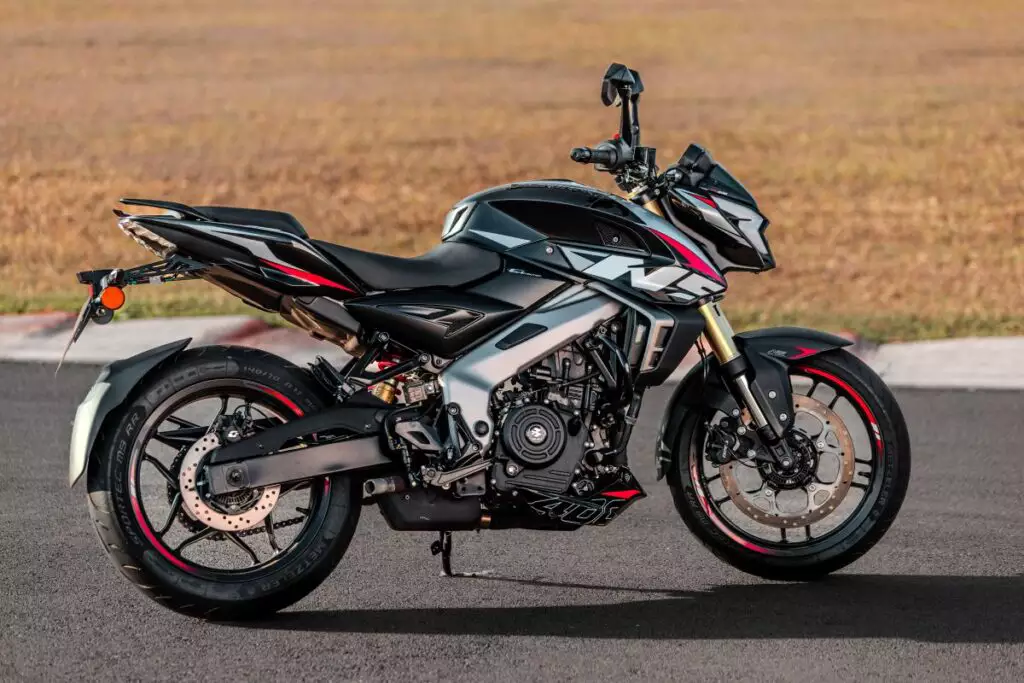 موتورسیکلت باجاج دومینار NS400Z