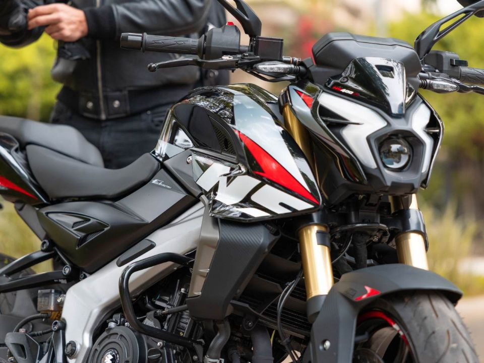 موتورسیکلت باجاج دومینار NS400Z