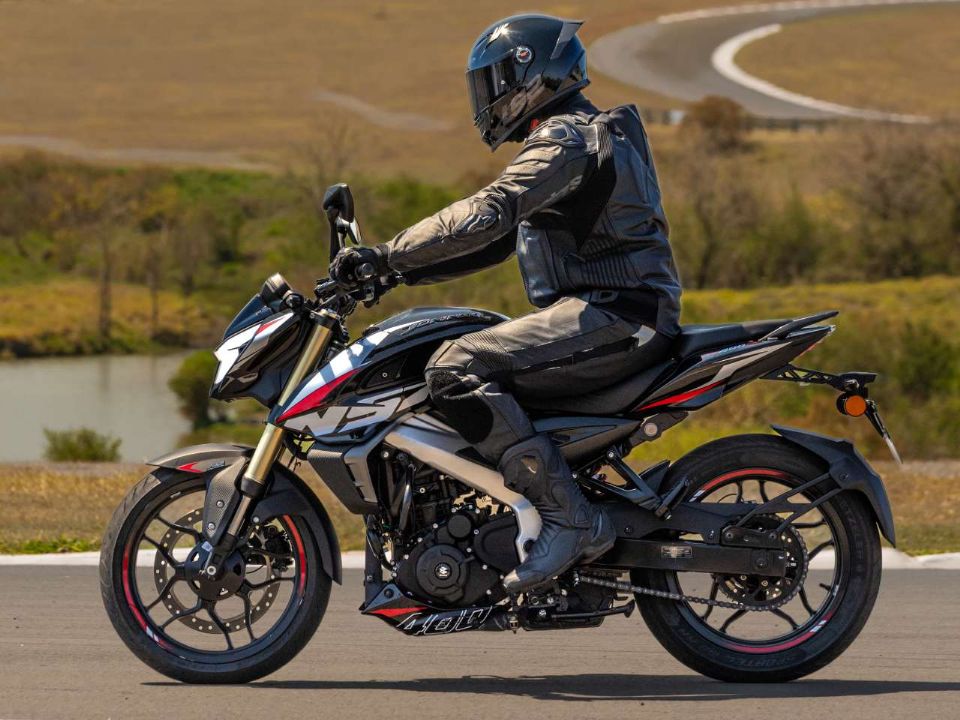 موتورسیکلت باجاج دومینار NS400Z