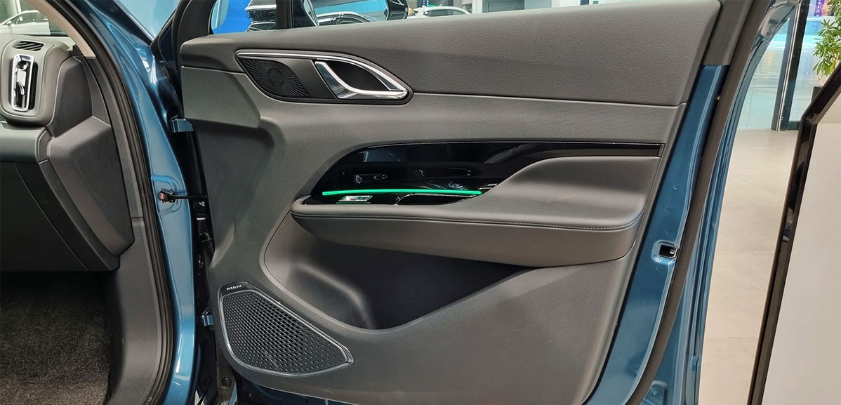 سفیر R7