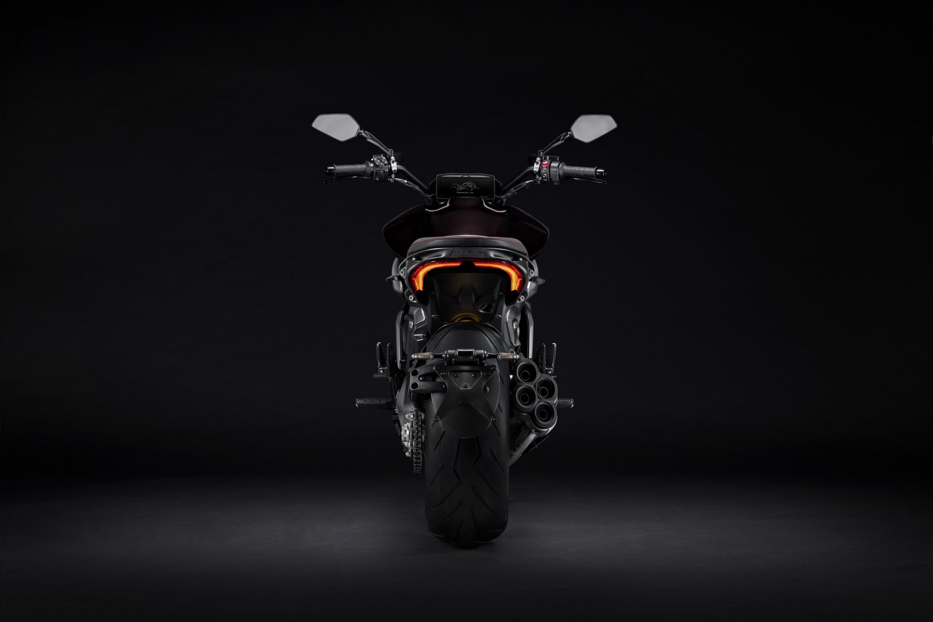 دوکاتی XDiavel V4 مدل 2026