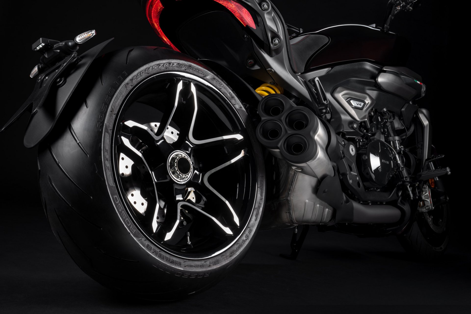 دوکاتی XDiavel V4 مدل 2026