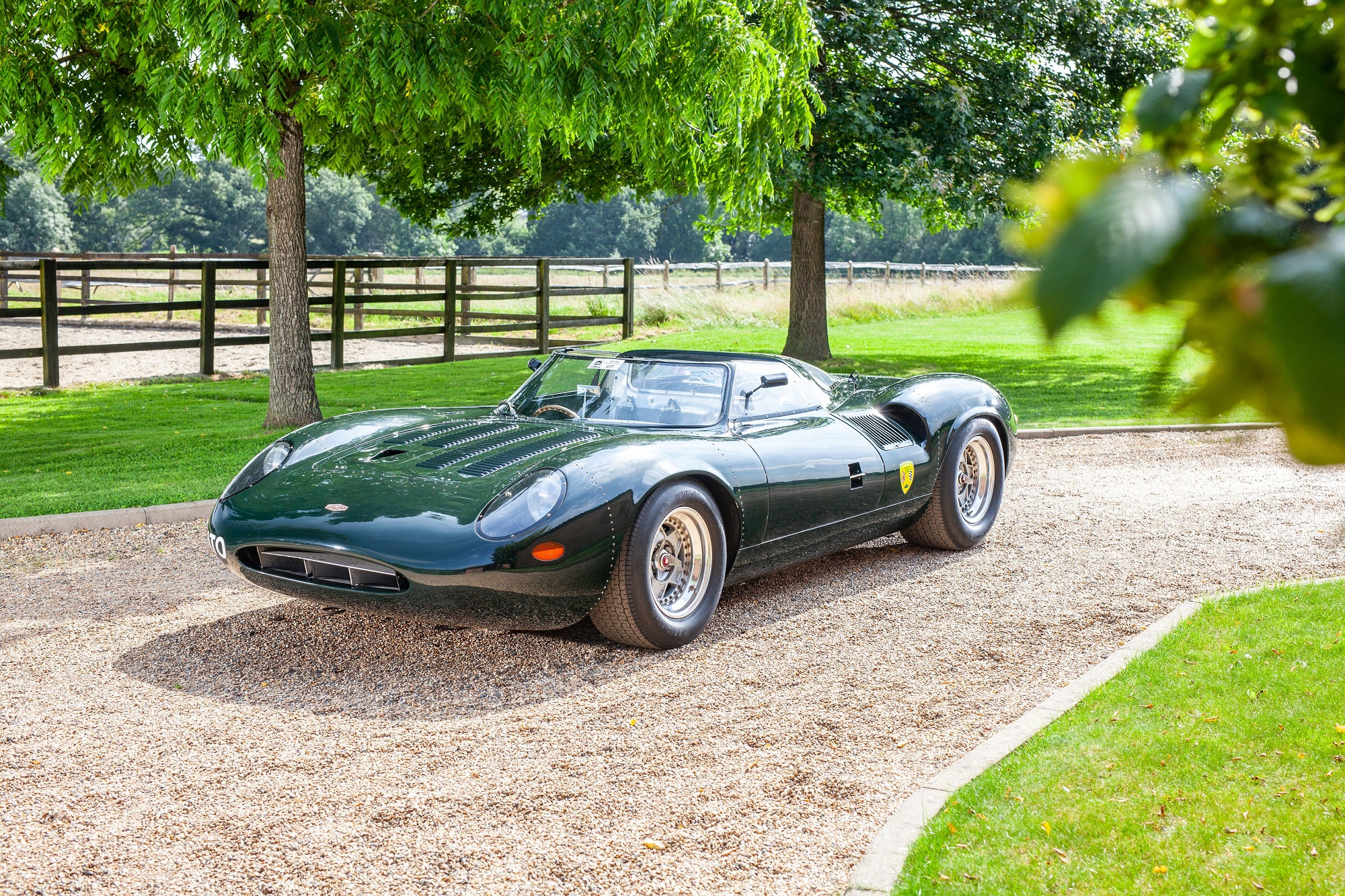 جگوار XJ13