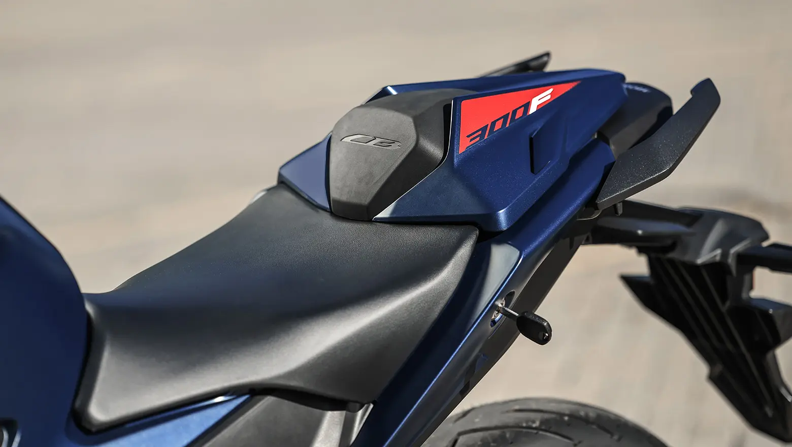 هوندا CB300F توئیستر